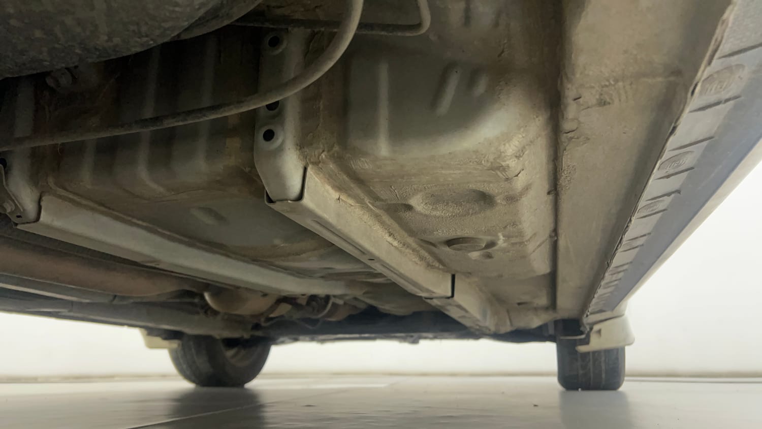 Used 2015 Toyota Corolla Altis VL AT Petrol Petrol Automatic extra REAR RIGHT UNDERBODY VIEW