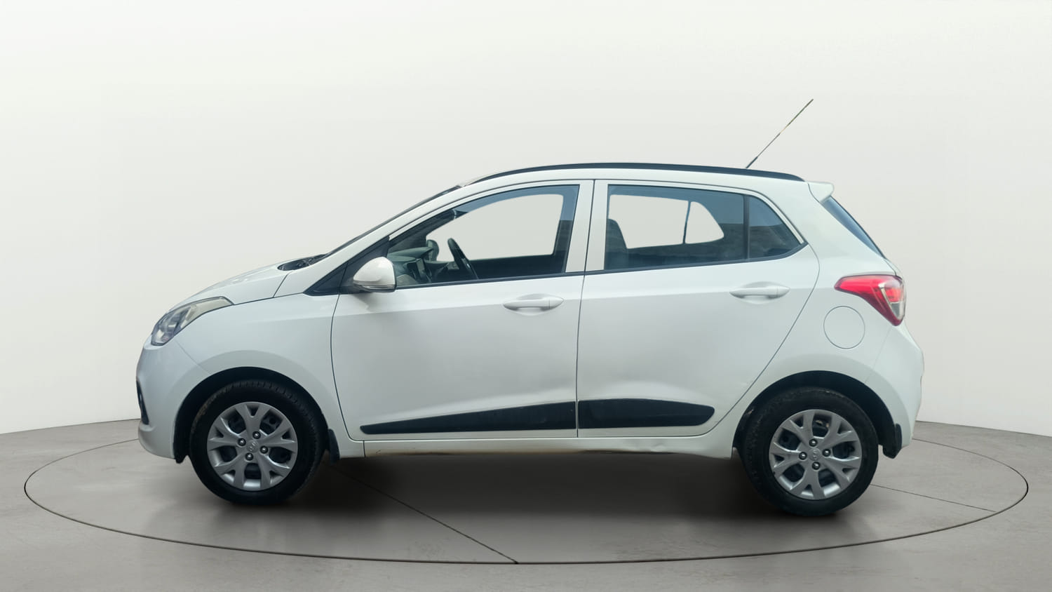 Used 2016 Hyundai Grand i10 Sportz 1.2 Kappa VTVT Petrol Manual exterior LEFT SIDE VIEW