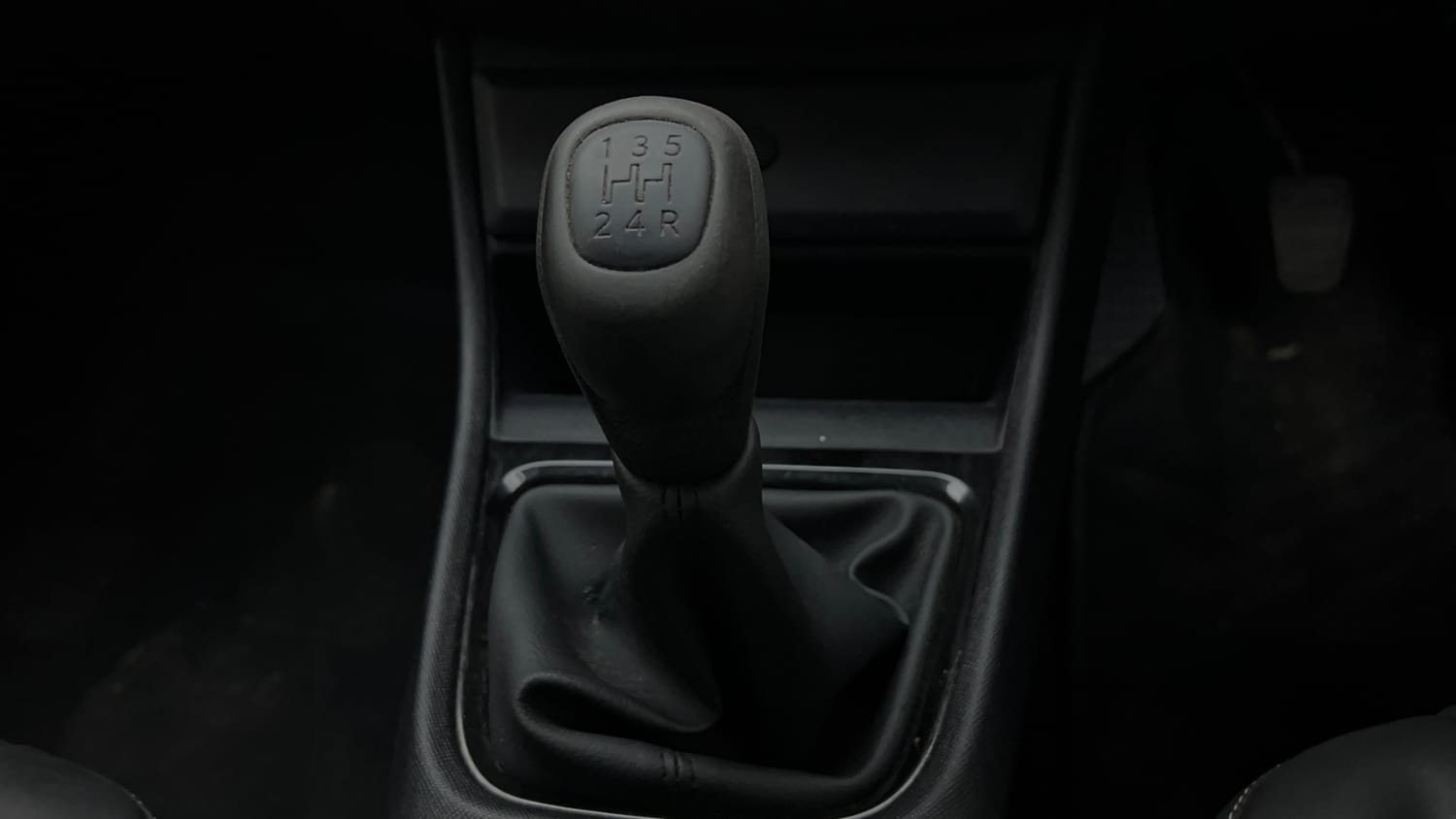 Used 2022 Tata Punch Pure MT Petrol Manual interior GEAR  KNOB VIEW