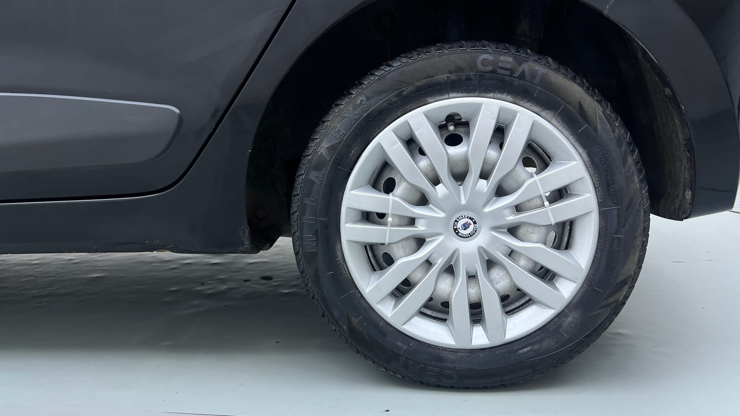 Used 2013 Hyundai Grand i10 Asta 1.2 Kappa VTVT Petrol Manual tyres LEFT REAR TYRE RIM VIEW