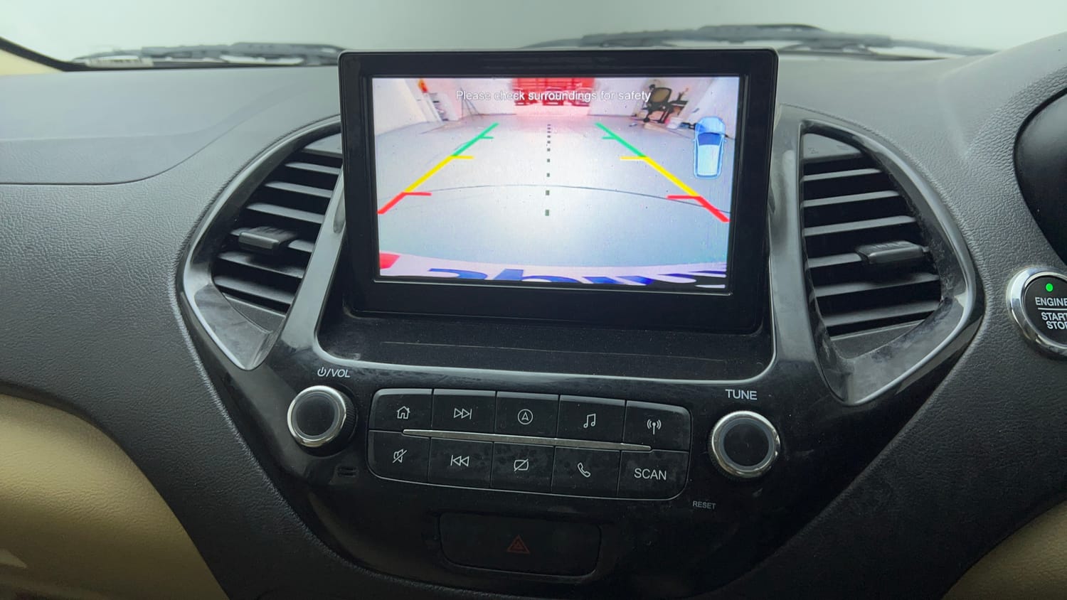 Used 2021 Ford Figo Aspire Titanium Plus 1.2 Ti-VCT Petrol Manual top_features Rear camera