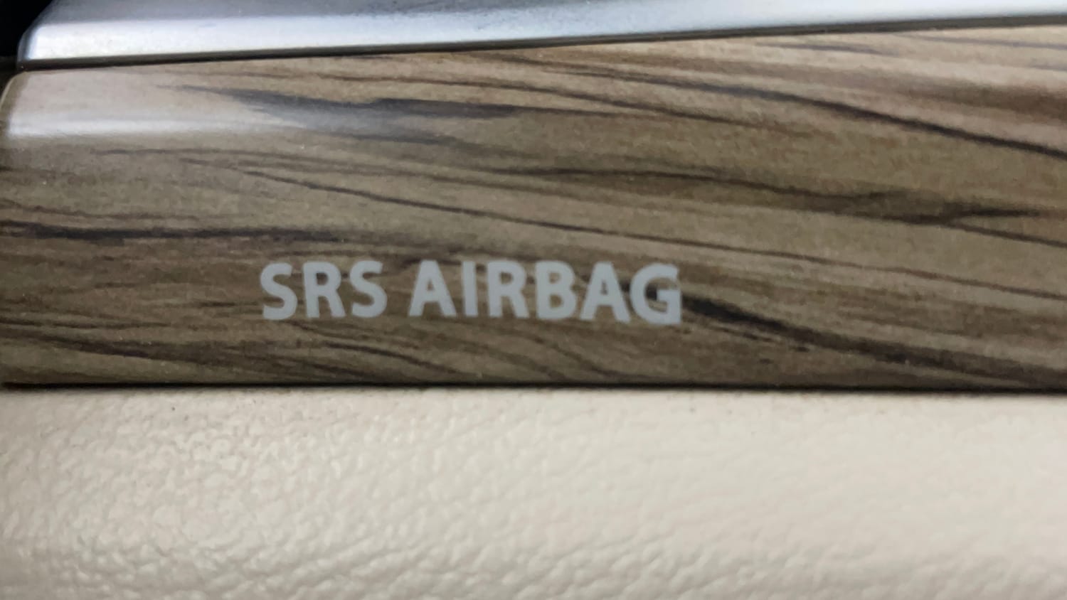 Used 2022 Maruti Suzuki Ciaz Zeta 1.5 Petrol Manual top_features Airbags