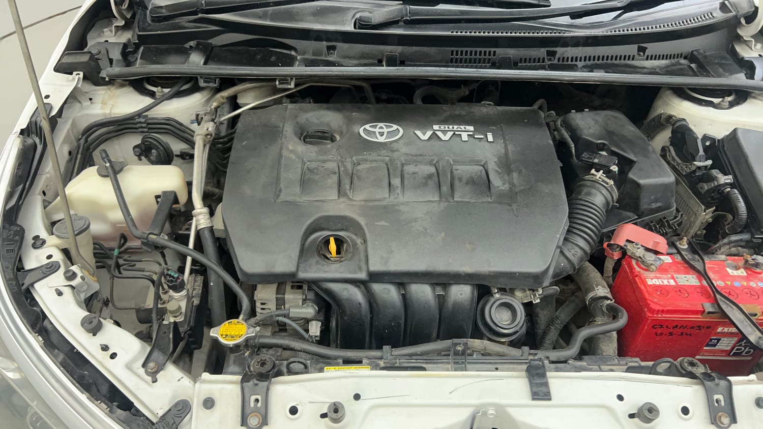 Used 2015 Toyota Corolla Altis VL AT Petrol Petrol Automatic engine ENGINE RIGHT SIDE VIEW