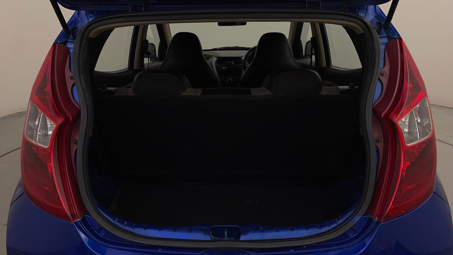 Used 2013 Hyundai Eon Era + Petrol Manual interior DICKY INSIDE VIEW
