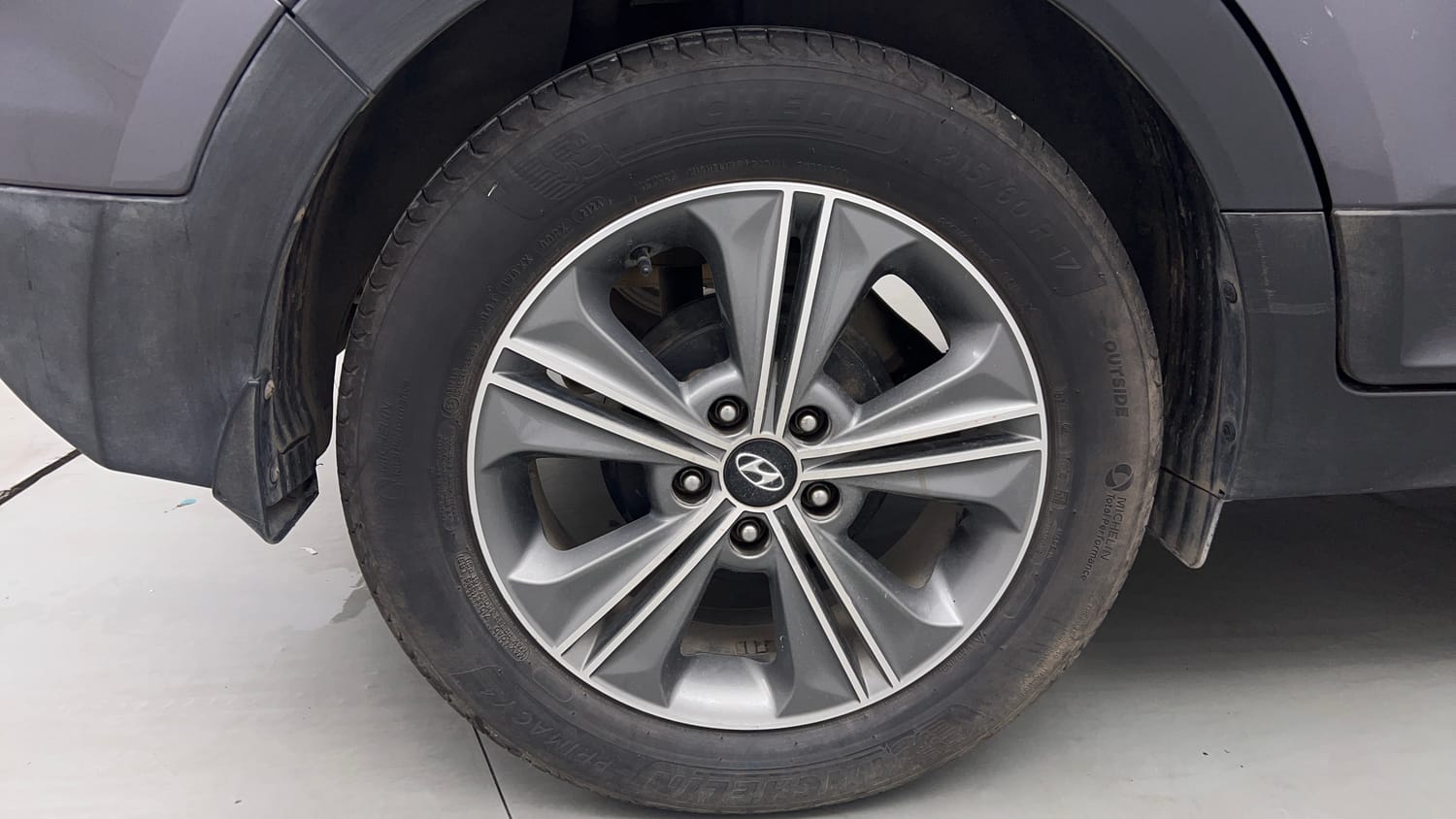 Used 2018 Hyundai Creta SX Plus 1.6 AT Petrol Petrol Automatic tyres RIGHT REAR TYRE RIM VIEW