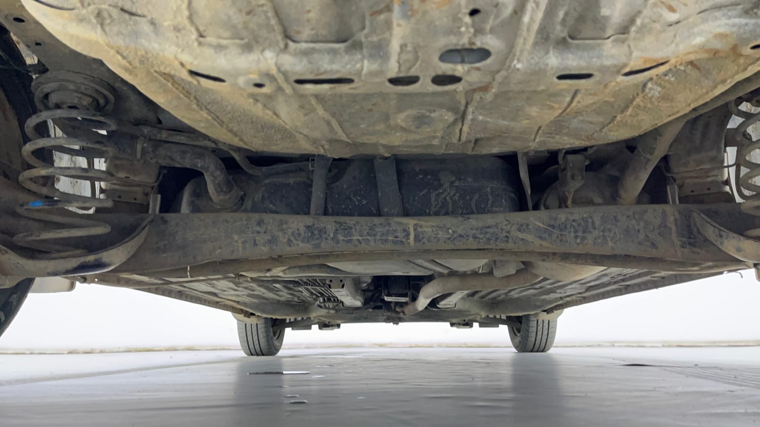 Used 2019 Honda Amaze 1.2 S MT Petrol Petrol Manual extra REAR UNDERBODY VIEW (TAKEN FROM REAR)