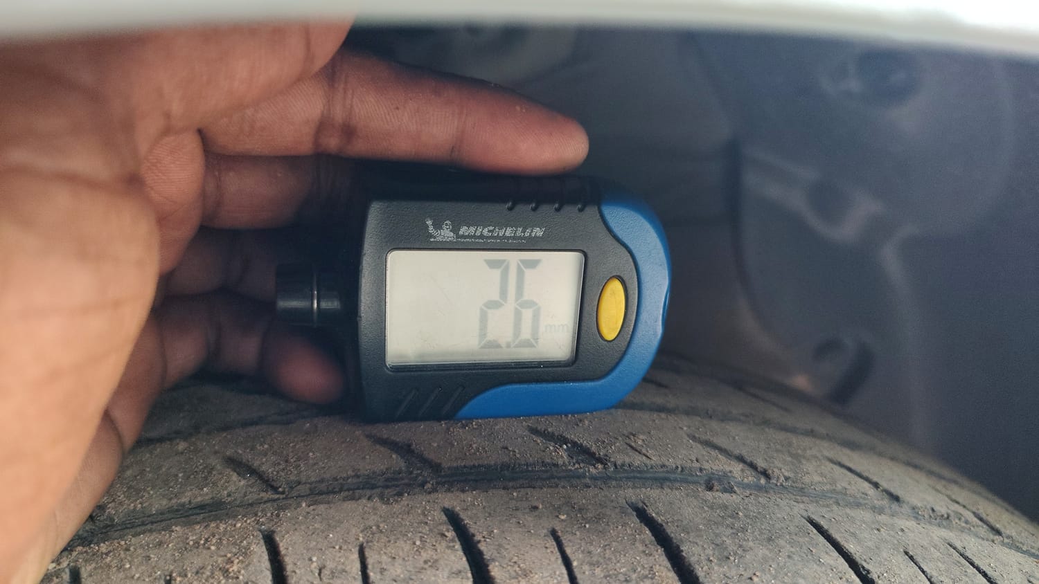 Used 2018 Hyundai Grand i10 Magna U2 1.2 CRDi Diesel Manual tyres RIGHT FRONT TYRE TREAD VIEW