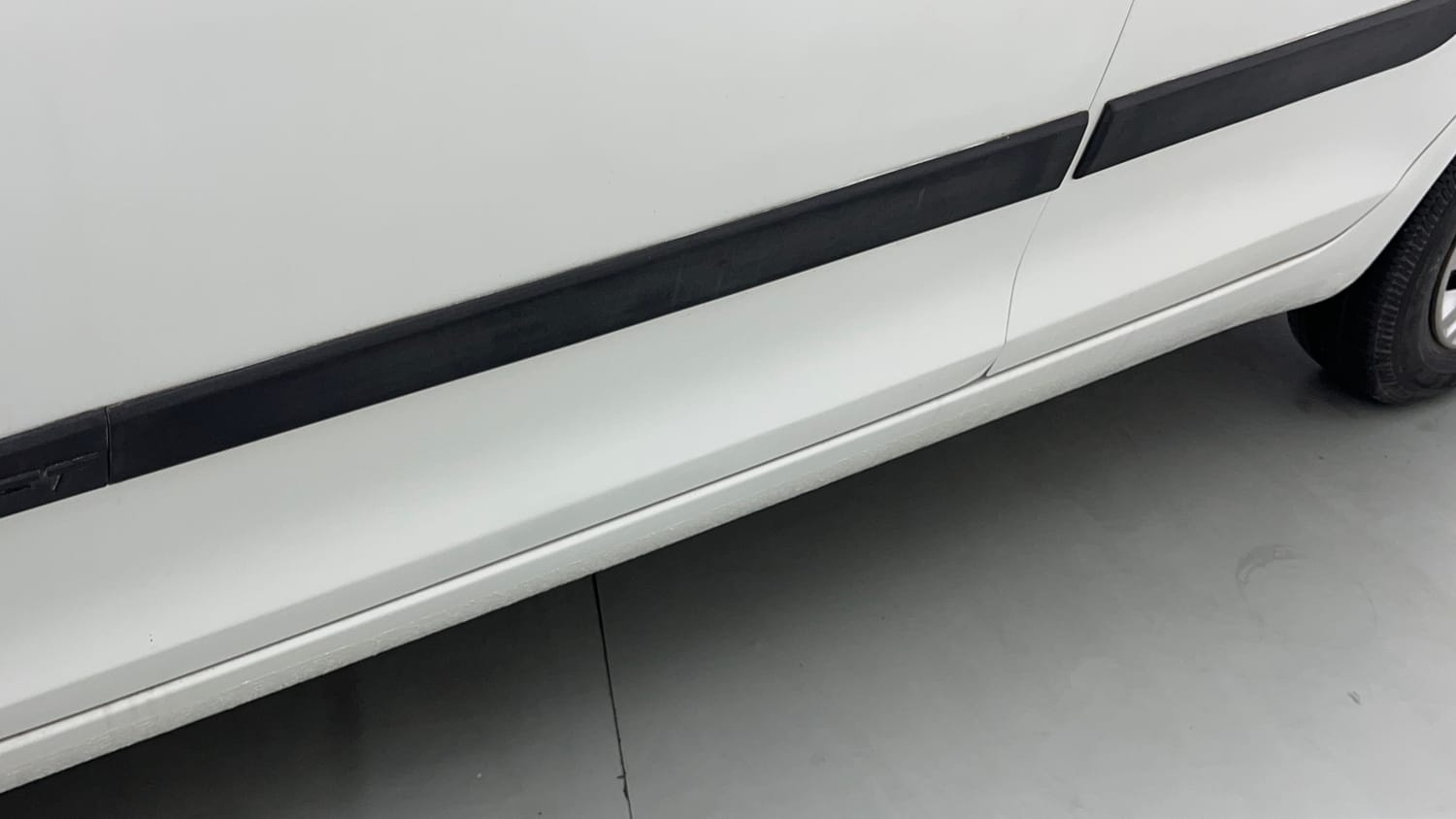 Used 2015 Maruti Suzuki Swift VXi Petrol Manual dents MINOR DENT