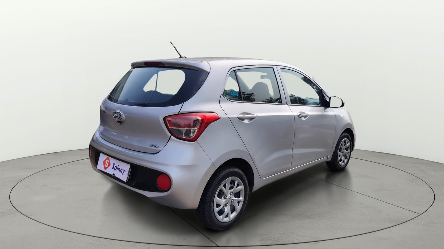 Used 2018 Hyundai Grand i10 Magna U2 1.2 CRDi Diesel Manual exterior RIGHT REAR CORNER VIEW