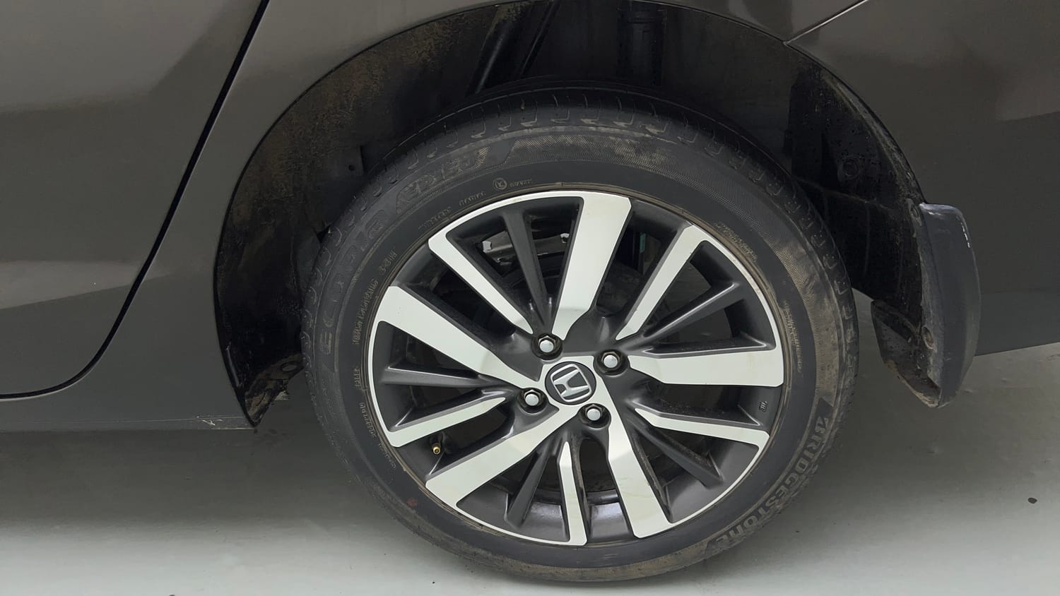 Used 2021 Honda City VX CVT Petrol Petrol Automatic tyres LEFT REAR TYRE RIM VIEW
