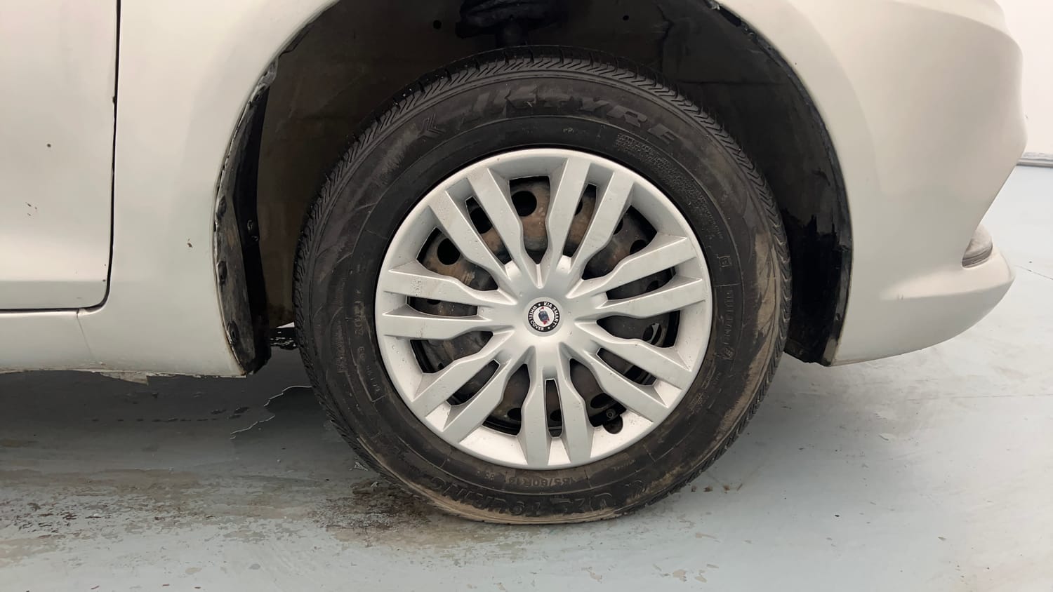 Used 2017 Maruti Suzuki Swift Dzire VDI (O) Diesel Manual tyres RIGHT FRONT TYRE RIM VIEW