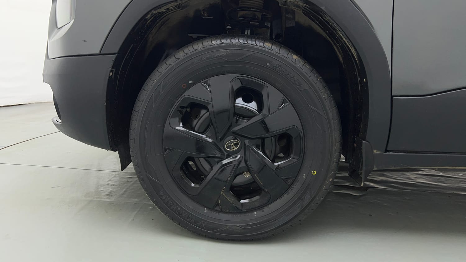 Used 2022 Tata Punch Adventure MT Petrol Manual tyres LEFT FRONT TYRE RIM VIEW