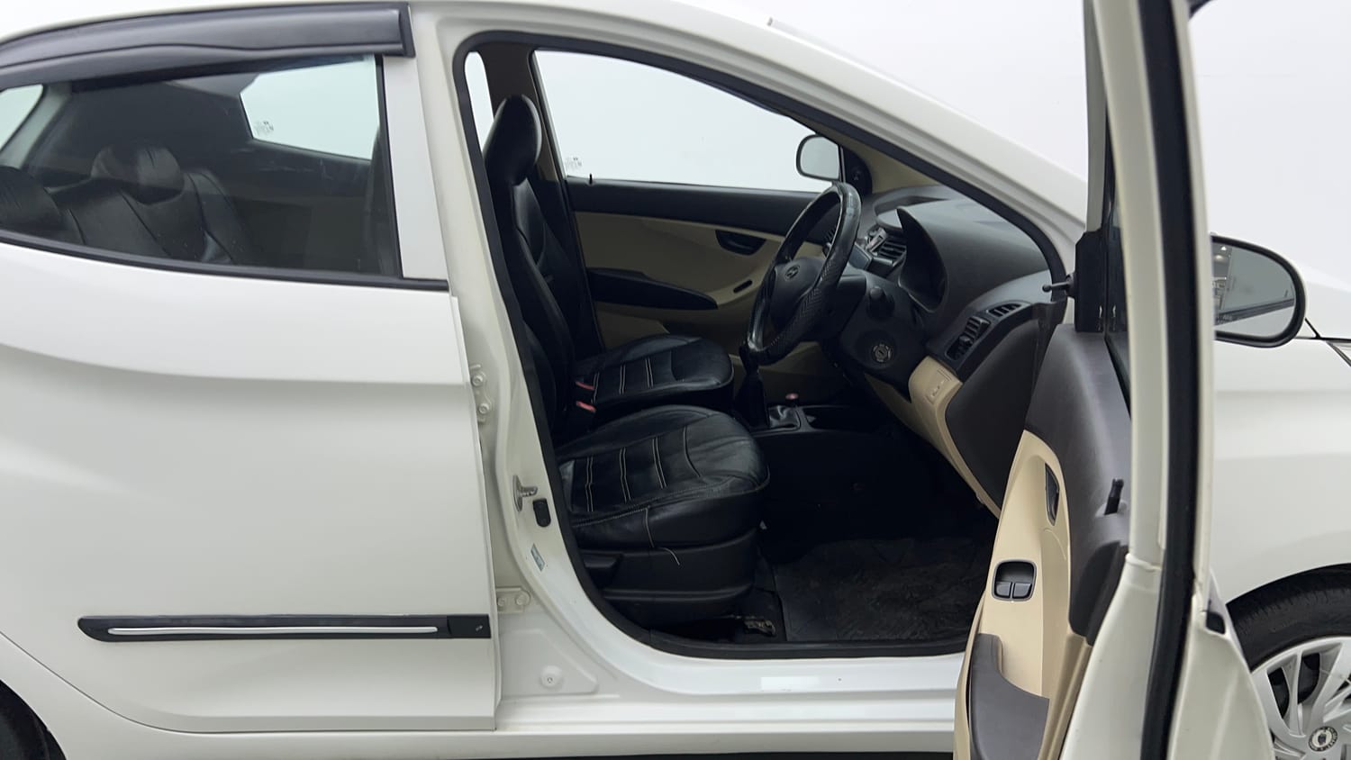 Used 2017 Hyundai Eon Magna + Petrol Manual interior RIGHT SIDE FRONT DOOR CABIN VIEW