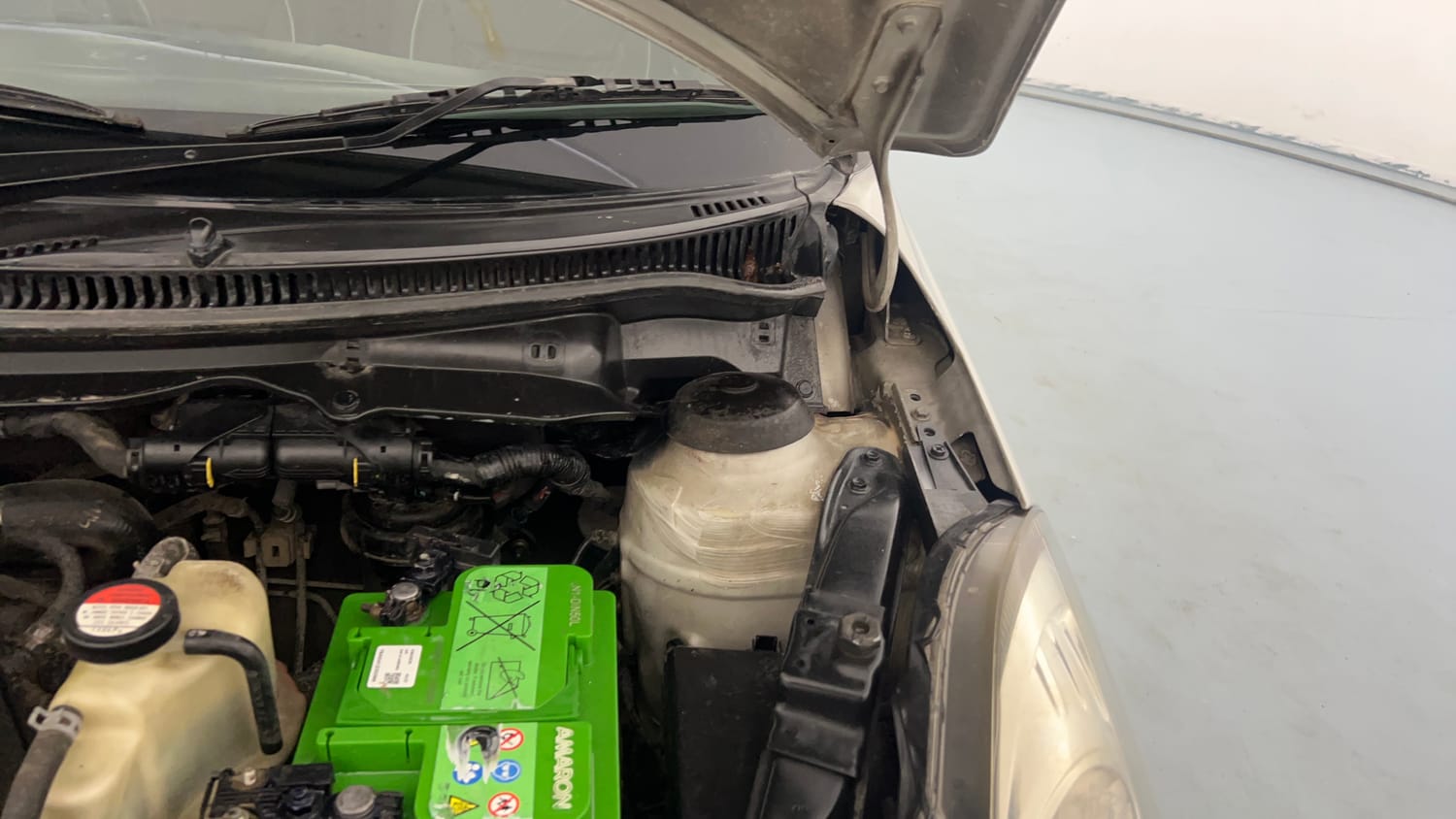 Used 2017 Maruti Suzuki Swift Dzire VDI (O) Diesel Manual engine ENGINE LEFT SIDE HINGE & APRON VIEW