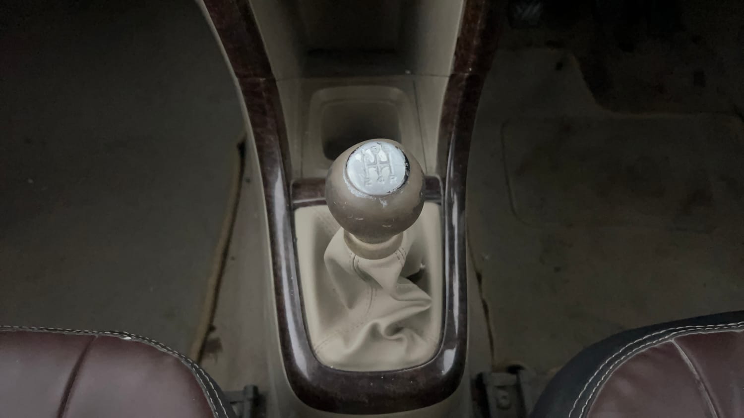 Used 2017 Maruti Suzuki Swift Dzire VDI (O) Diesel Manual interior GEAR  KNOB VIEW