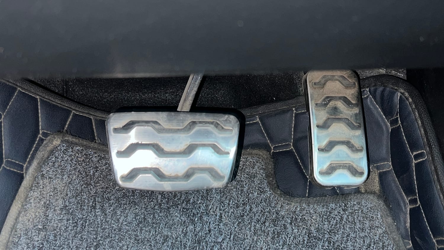 Used 2022 Kia Seltos X Line 1.4 DCT Petrol Automatic interior PEDALS VIEW