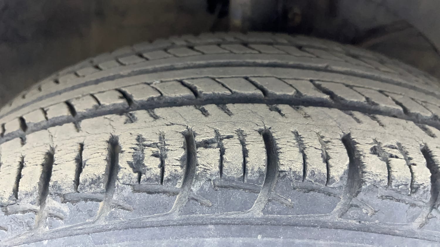 Used 2017 Maruti Suzuki Baleno Delta 1.2 Petrol Manual tyres RIGHT FRONT TYRE TREAD VIEW