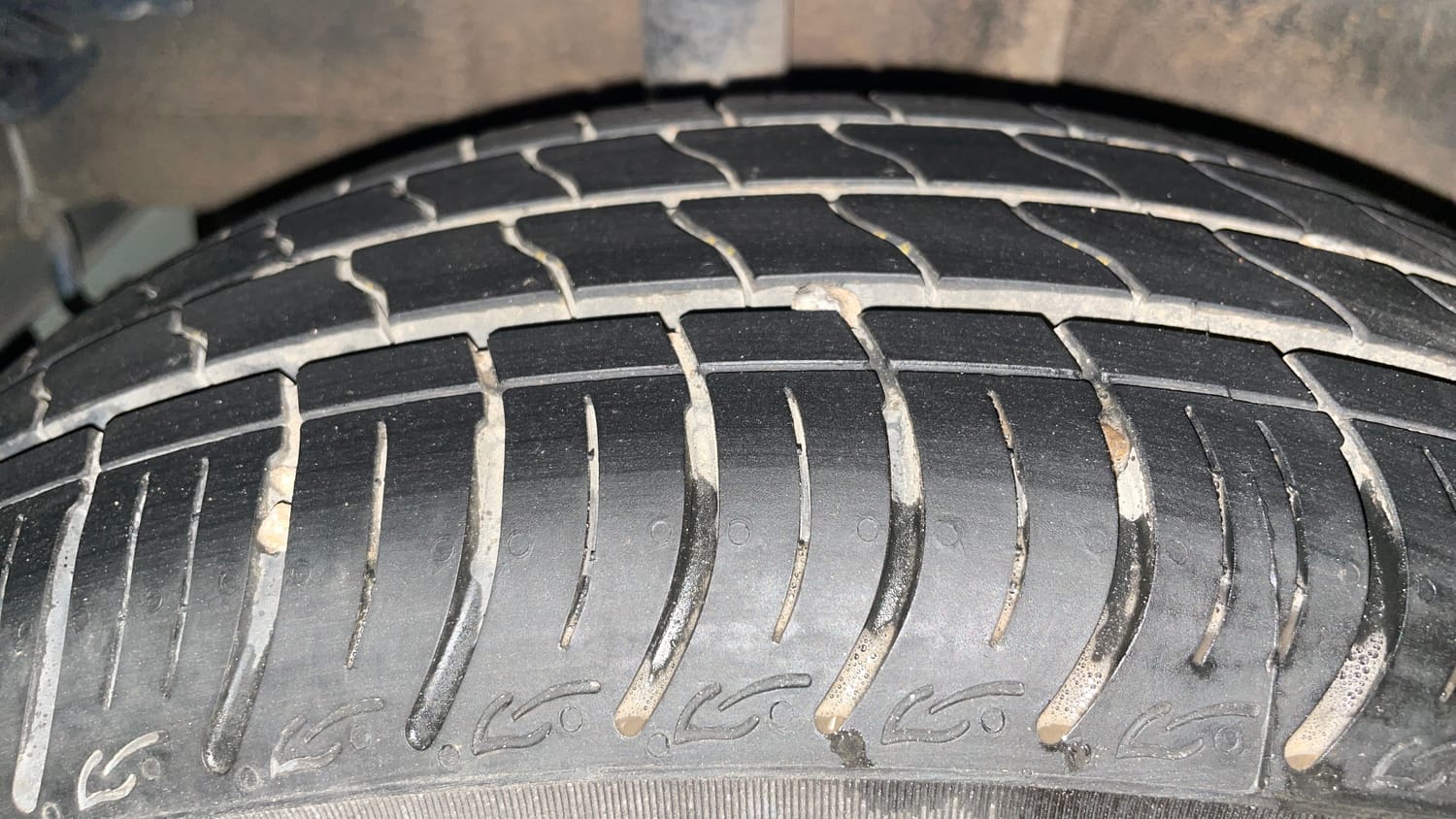 Used 2026 Tata Tiago XZA Petrol Automatic tyres RIGHT REAR TYRE TREAD VIEW