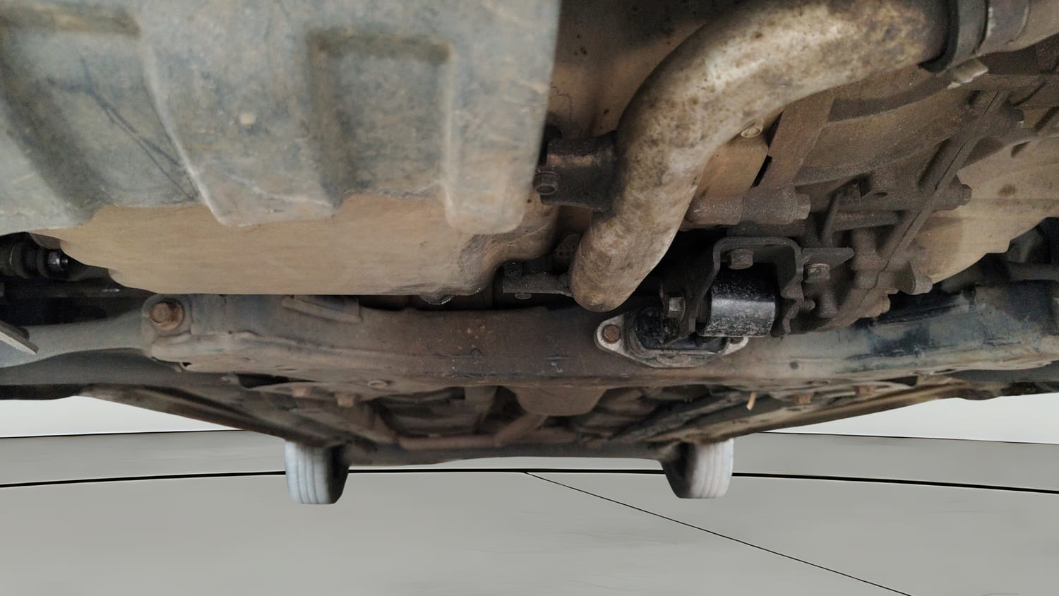 Used 2018 Hyundai Grand i10 Magna U2 1.2 CRDi Diesel Manual extra FRONT LEFT UNDERBODY VIEW