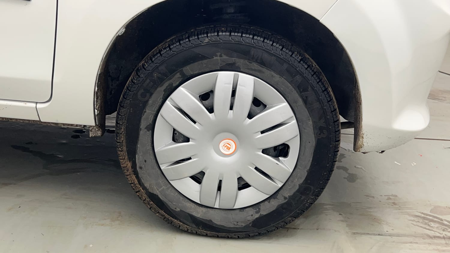 Used 2013 Maruti Suzuki Alto 800 Lxi Petrol Manual tyres RIGHT FRONT TYRE RIM VIEW