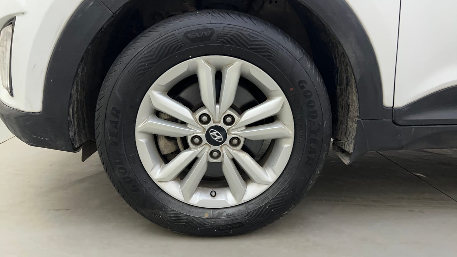 Used 2016 Hyundai Creta 1.6 SX Plus Petrol Petrol Manual tyres LEFT FRONT TYRE RIM VIEW