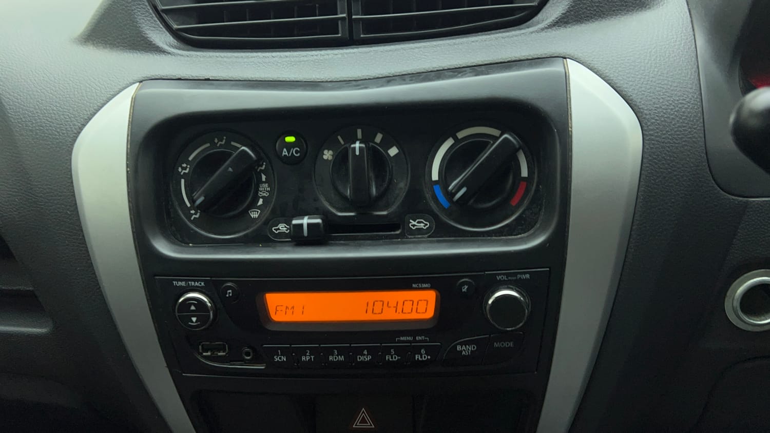 Used 2018 Maruti Suzuki Alto 800 VXi Petrol Manual top_features Integrated (in-dash) music system