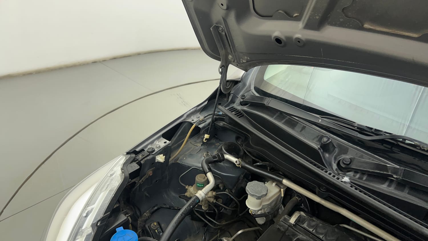 Used 2018 Maruti Suzuki Celerio X Zxi AMT Petrol Automatic engine ENGINE RIGHT SIDE HINGE & APRON VIEW