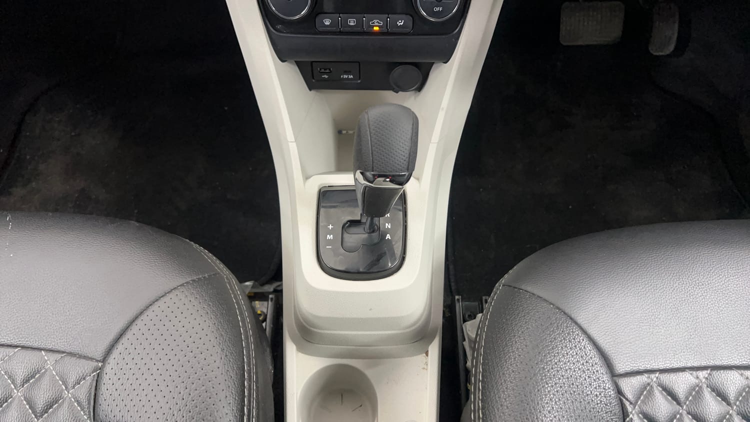 Used 2024 Tata Tiago XZA Plus iCNG Cng Automatic interior GEAR  KNOB VIEW