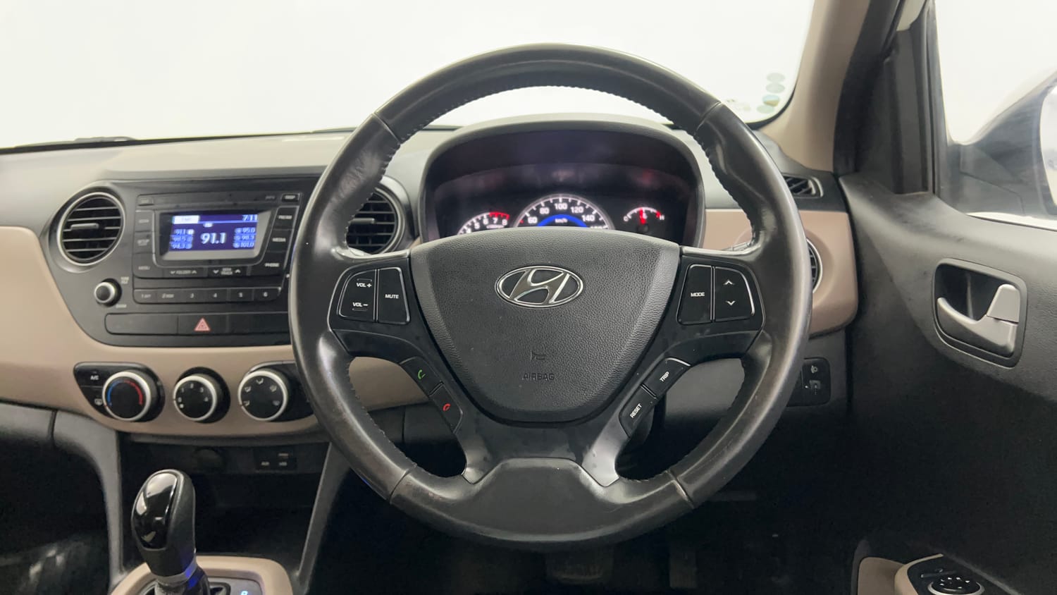 Used 2016 Hyundai Grand i10 Asta AT 1.2 Kappa VTVT (O) Petrol Automatic interior STEERING VIEW
