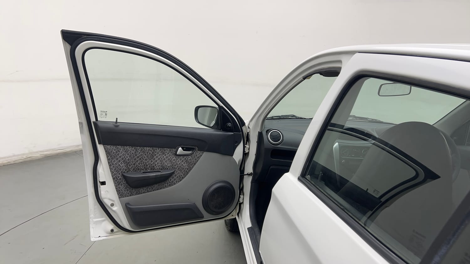Used 2018 Maruti Suzuki Alto 800 VXi Petrol Manual interior LEFT FRONT DOOR OPEN VIEW