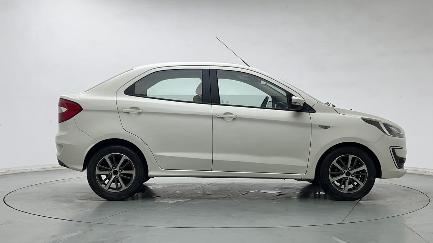Used 2021 Ford Figo Aspire Titanium Plus 1.2 Ti-VCT Petrol Manual exterior RIGHT SIDE VIEW
