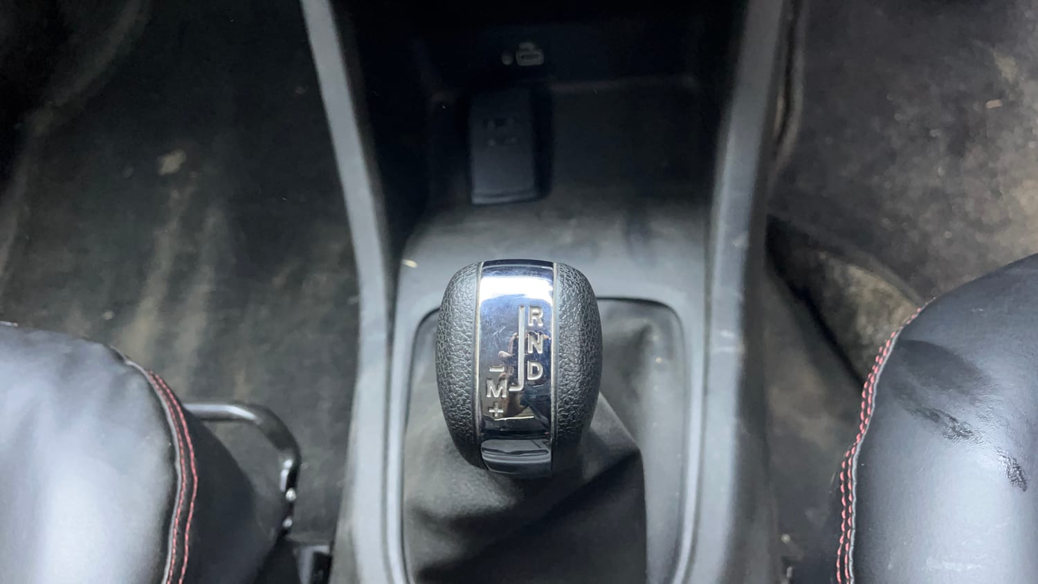 Used 2023 Renault Triber RXZ EASY-R AMT Petrol Automatic interior GEAR  KNOB VIEW