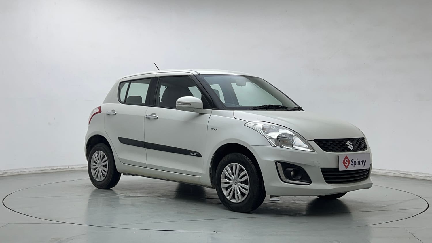 Used 2015 Maruti Suzuki Swift VXi Petrol Manual exterior RIGHT FRONT CORNER VIEW