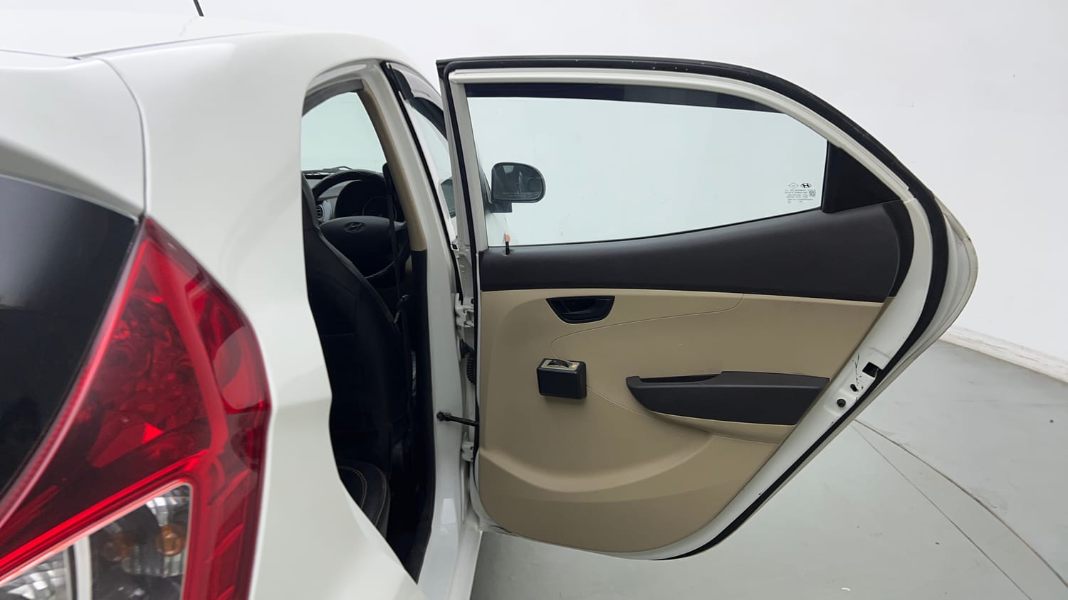 Used 2017 Hyundai Eon Magna + Petrol Manual interior RIGHT REAR DOOR OPEN VIEW