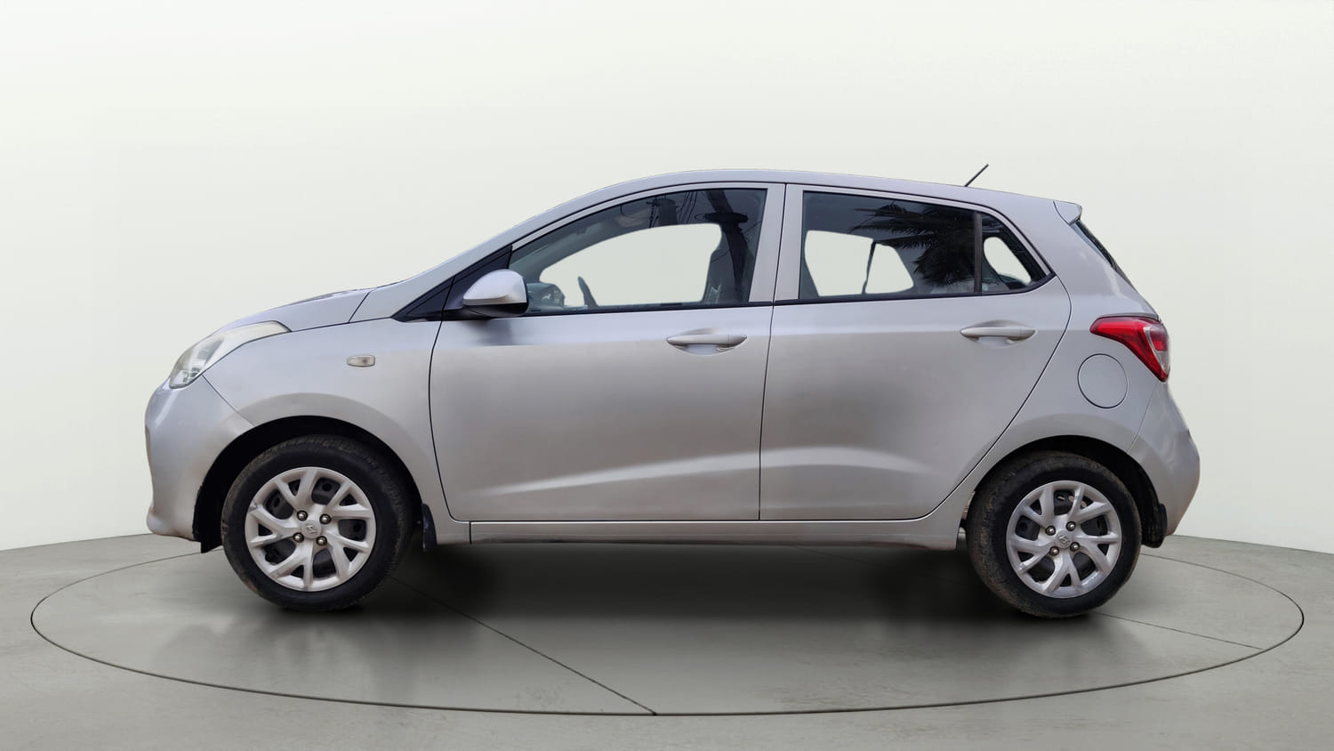 Used 2018 Hyundai Grand i10 Magna U2 1.2 CRDi Diesel Manual exterior LEFT SIDE VIEW