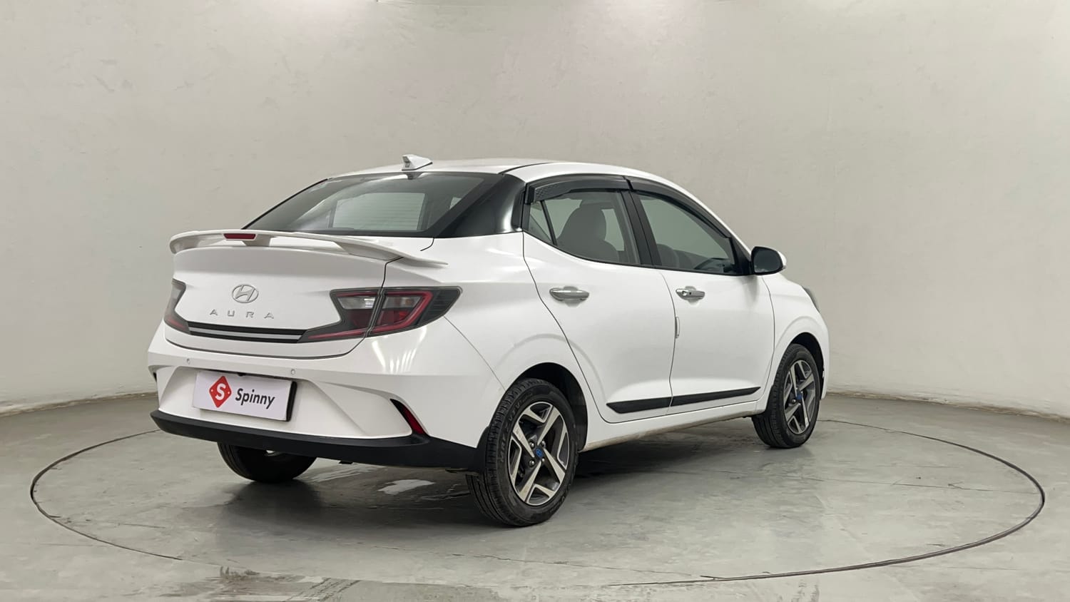Used 2023 Hyundai Aura SX 1.2 CNG Cng Manual exterior RIGHT REAR CORNER VIEW