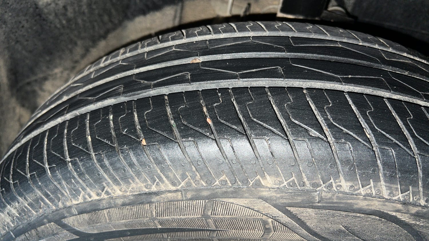 Used 2025 Tata Punch Pure MT Petrol Manual tyres RIGHT FRONT TYRE TREAD VIEW