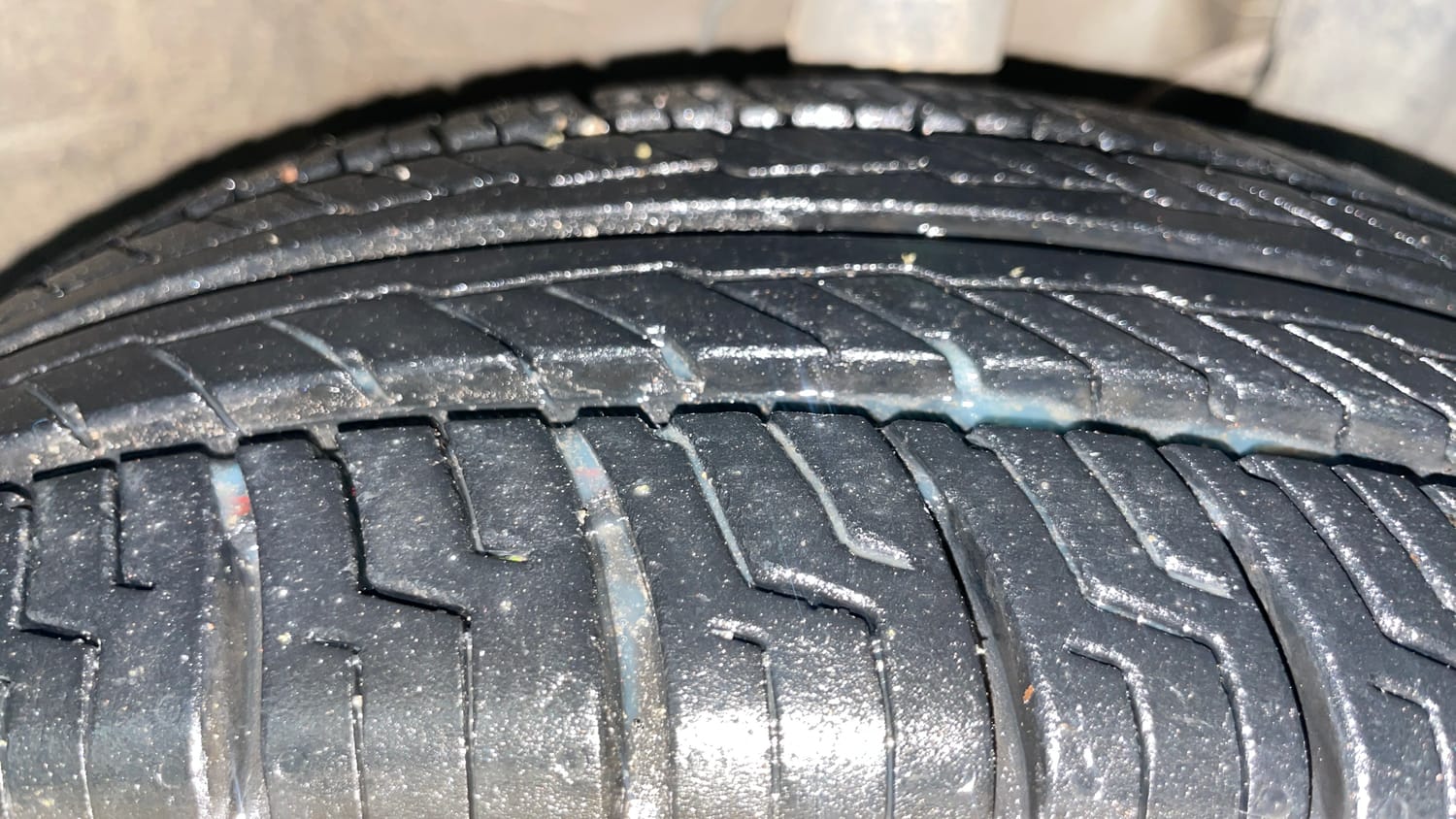 Used 2019 Maruti Suzuki Wagon R VXi 1.2 AMT Petrol Automatic tyres RIGHT FRONT TYRE TREAD VIEW