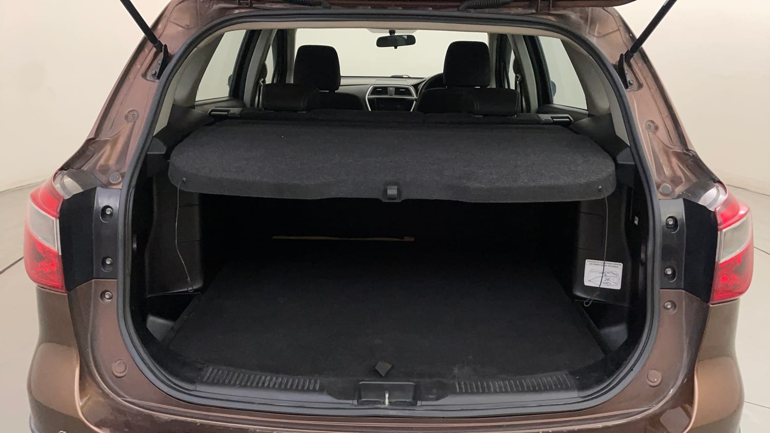 Used 2016 Maruti Suzuki S-Cross Zeta 1.3 Diesel Manual interior DICKY INSIDE VIEW