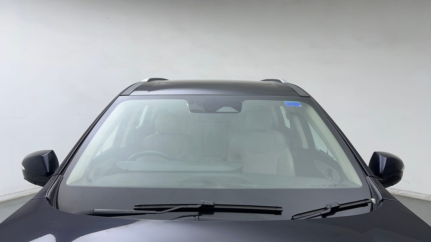 Used 2022 Mahindra XUV700 AX 7 Petrol AT Luxury Pack 7 STR Petrol Automatic exterior FRONT WINDSHIELD VIEW