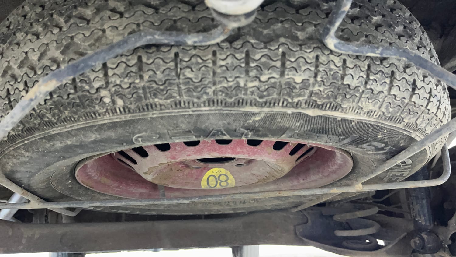 Used 2023 Renault Triber RXZ EASY-R AMT Petrol Automatic tyres SPARE TYRE VIEW