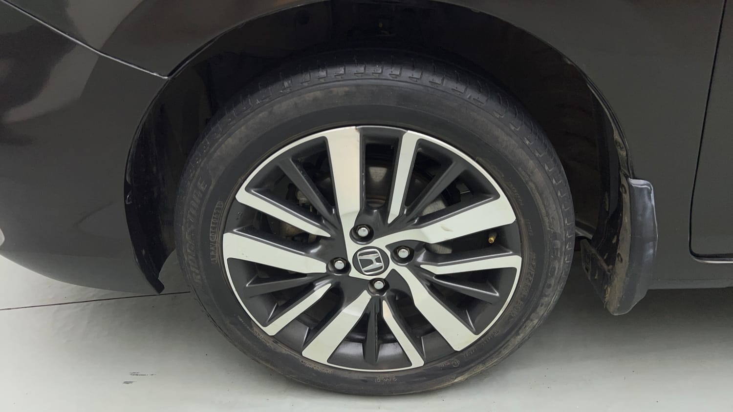Used 2021 Honda City VX CVT Petrol Petrol Automatic tyres LEFT FRONT TYRE RIM VIEW