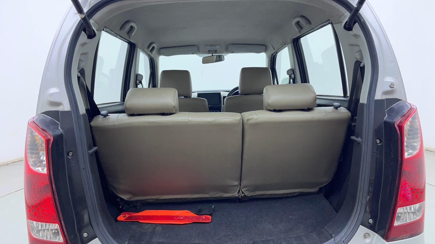 Used 2014 Maruti Suzuki Wagon R VXI Petrol Manual interior DICKY INSIDE VIEW