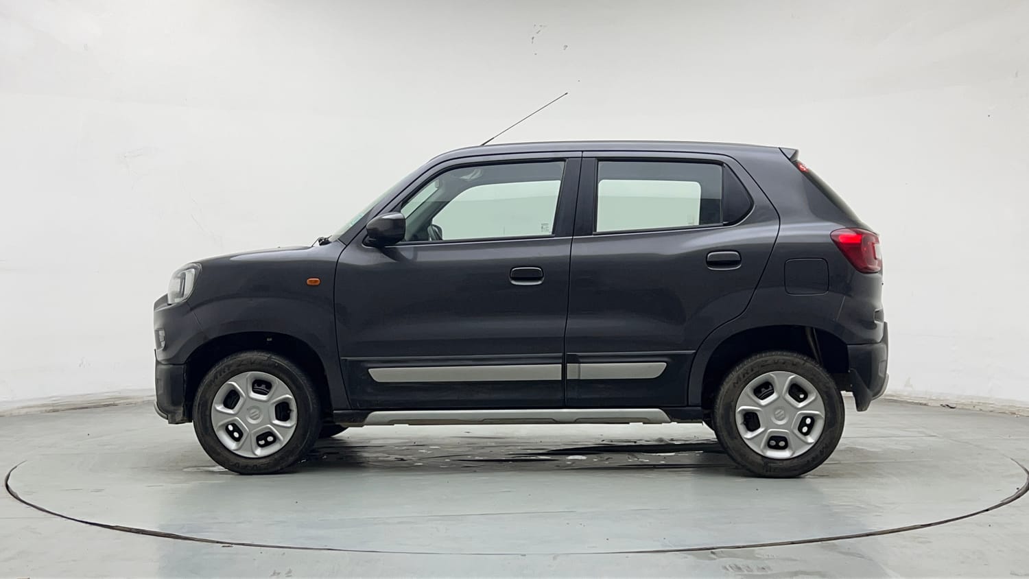 Used 2022 Maruti Suzuki S-Presso Vxi Plus Petrol Manual exterior LEFT SIDE VIEW
