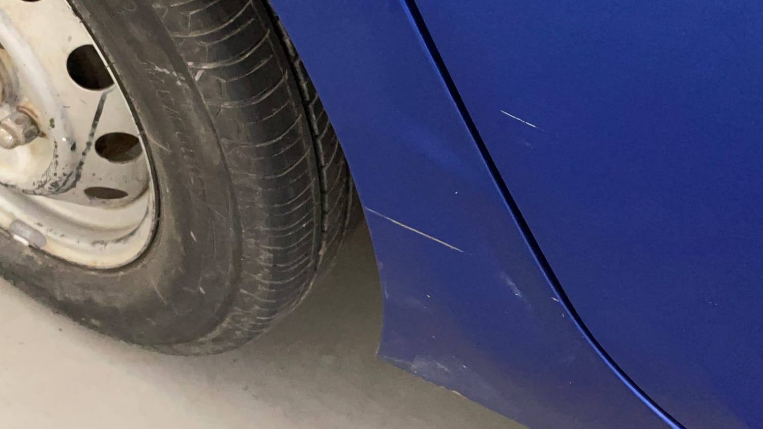 Used 2013 Hyundai Eon Era + Petrol Manual dents MINOR DENT