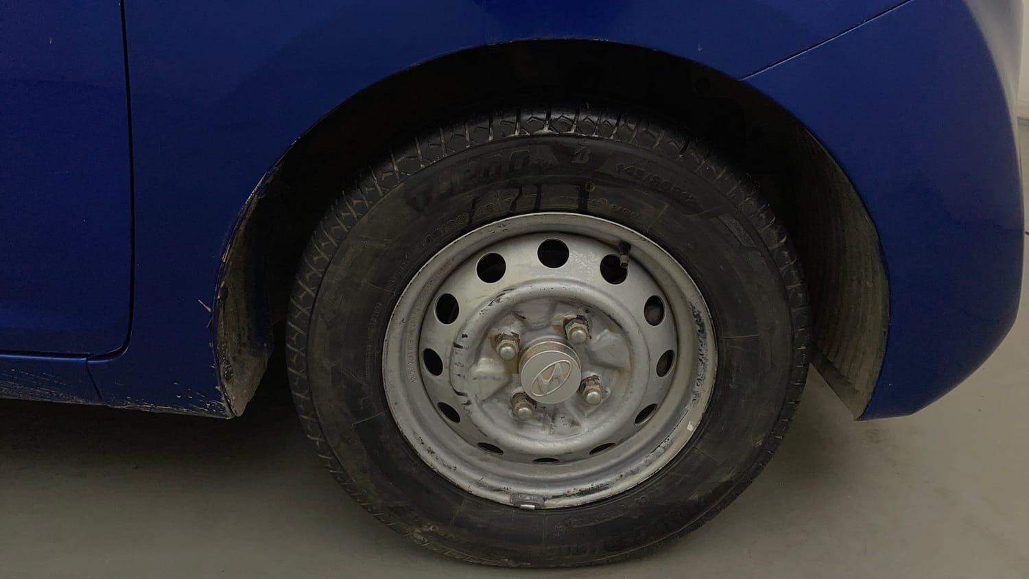 Used 2013 Hyundai Eon Era + Petrol Manual tyres RIGHT FRONT TYRE RIM VIEW