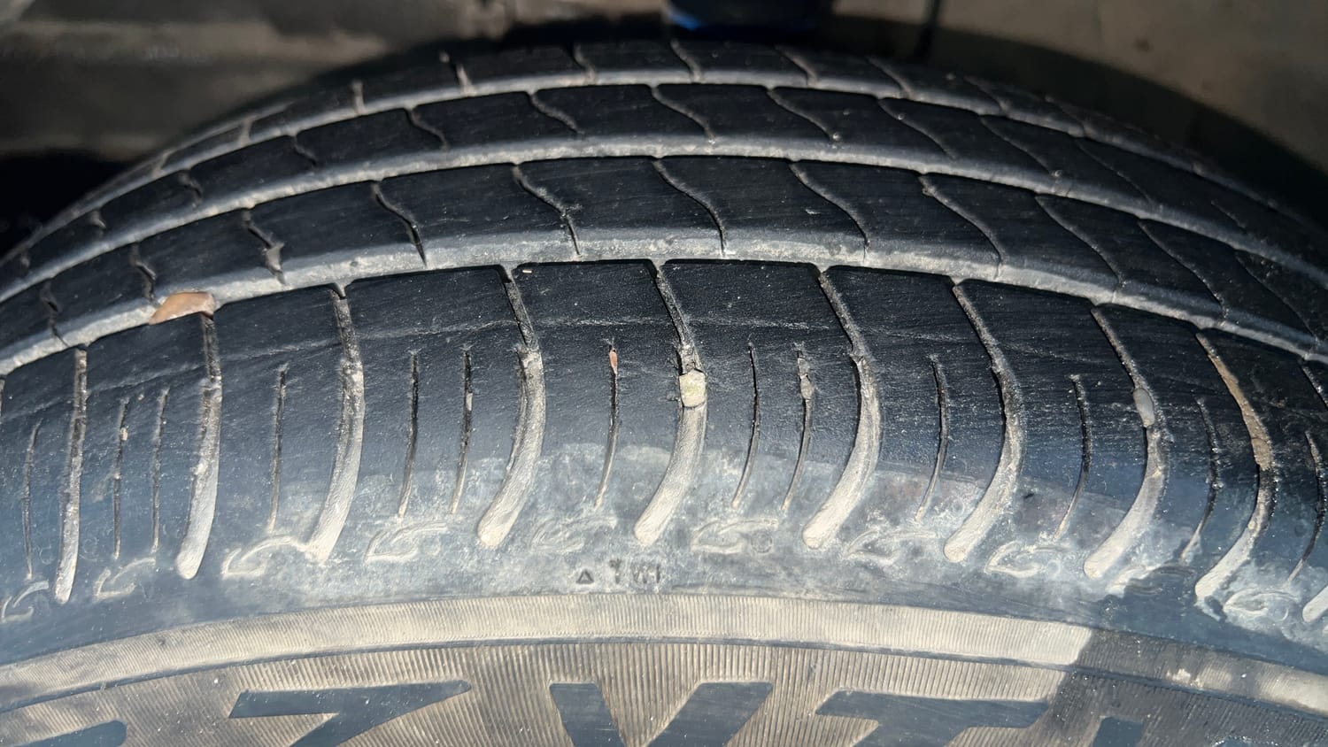 Used 2022 Maruti Suzuki S-Presso Vxi Plus Petrol Manual tyres LEFT FRONT TYRE TREAD VIEW