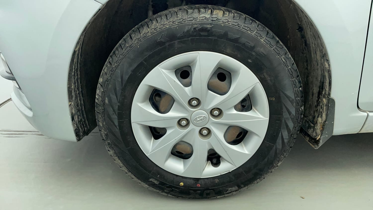 Used 2019 Hyundai Elite i20 Magna Plus 1.2 + CNG (Outside Fitted) Cng Manual tyres LEFT FRONT TYRE RIM VIEW