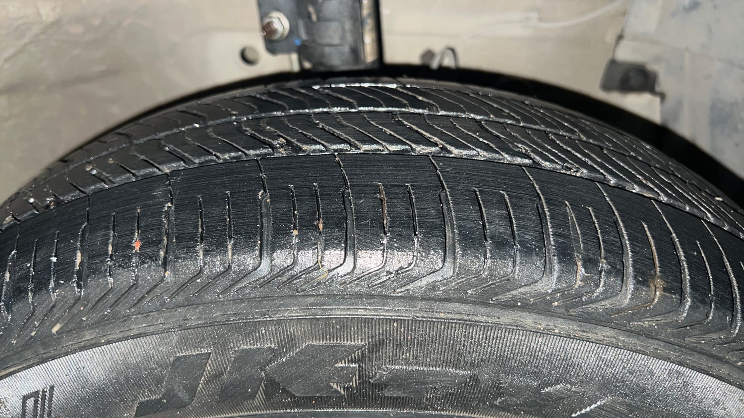 Used 2017 Maruti Suzuki Swift Dzire VDI (O) Diesel Manual tyres RIGHT FRONT TYRE TREAD VIEW