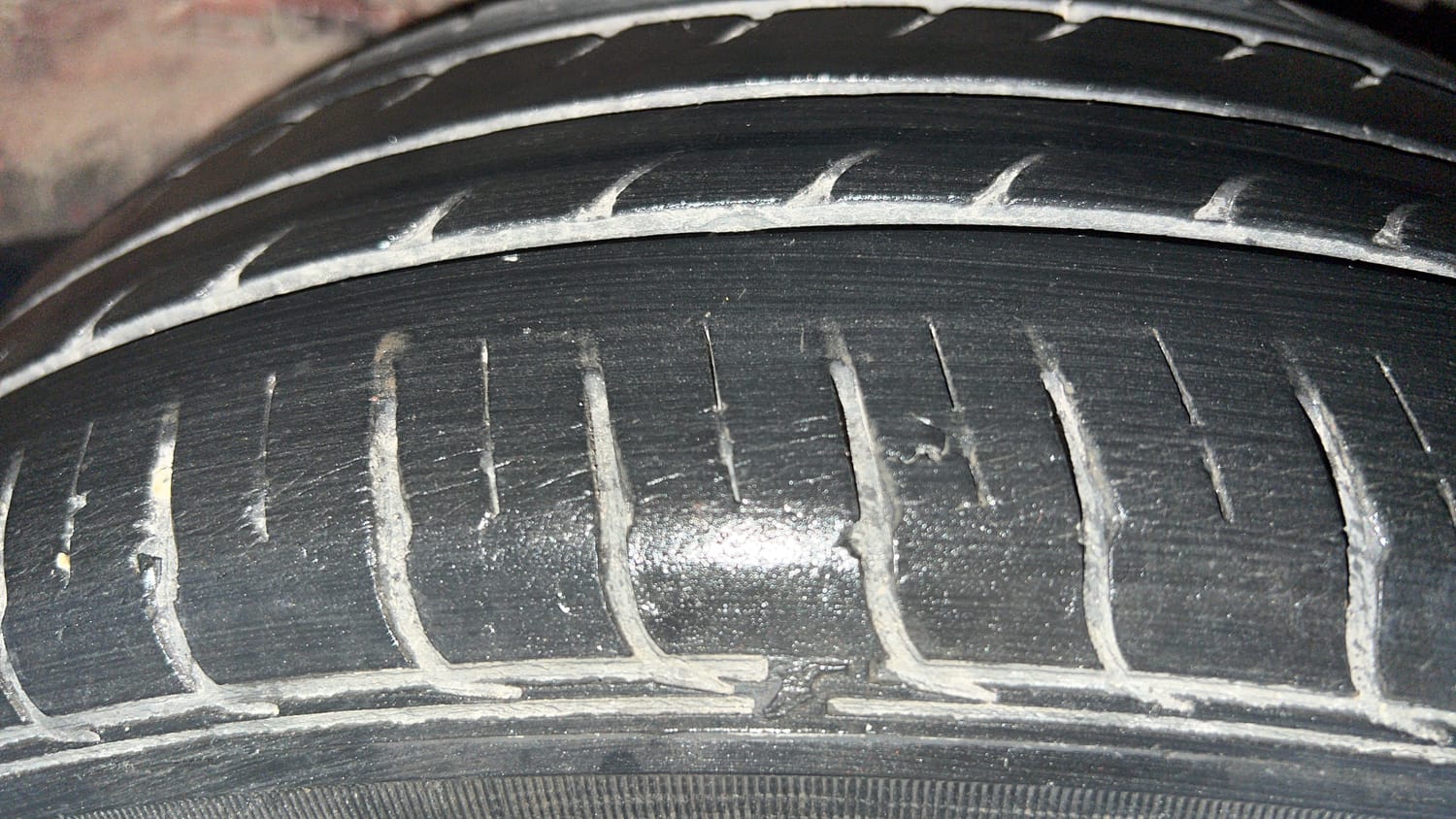 Used 2020 Tata Tiago XZA Plus Petrol Automatic tyres LEFT REAR TYRE TREAD VIEW